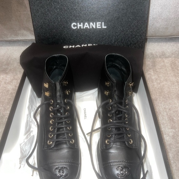 Chanel black boots - Picture 2 of 10